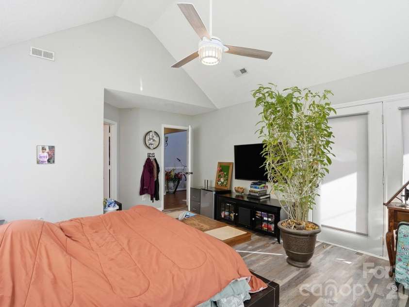 165 Edgewater Drive, Concord, NC 28027.  MLS# CAR4335803, YatesRealty ID 3176. 