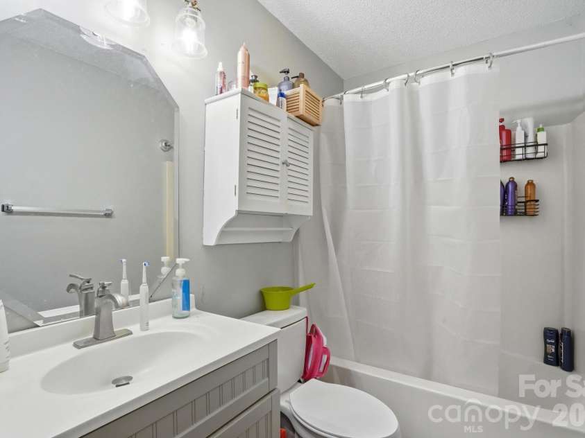 165 Edgewater Drive, Concord, NC 28027.  MLS# CAR4335803, YatesRealty ID 3176. 