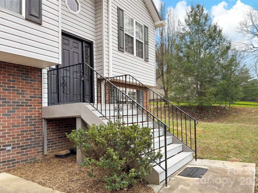 2691 Laurel Pointe Drive, Morganton, NC 28761.  MLS# CAR4232025, YatesRealty ID 3176. 
