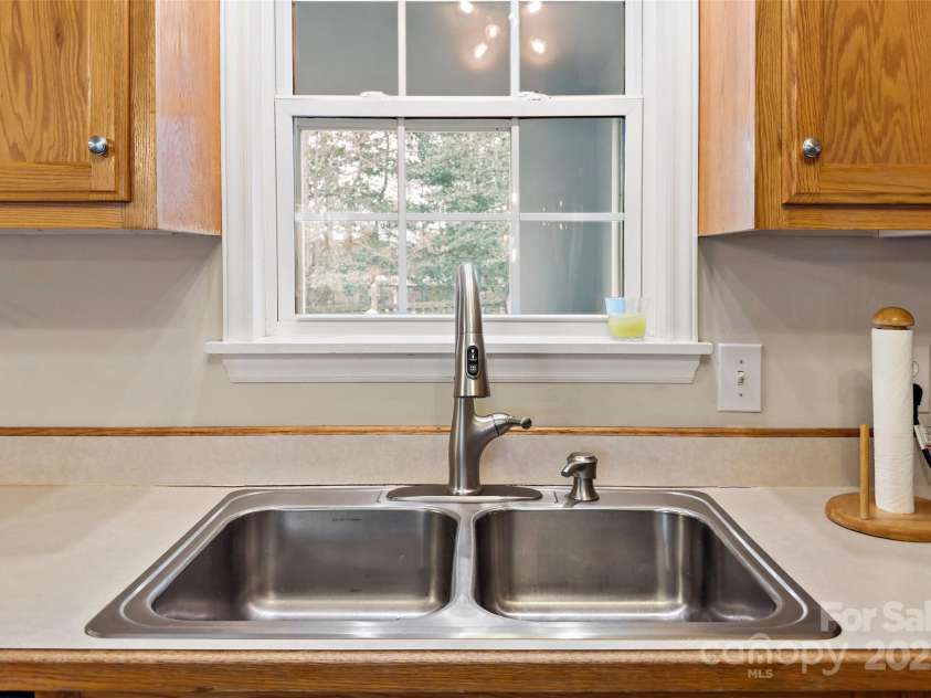 2691 Laurel Pointe Drive, Morganton, NC 28761.  MLS# CAR4232025, YatesRealty ID 3176. 