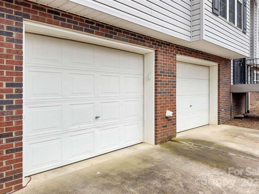 2691 Laurel Pointe Drive, Morganton, NC 28761.  MLS# CAR4232025, YatesRealty ID 3176. 