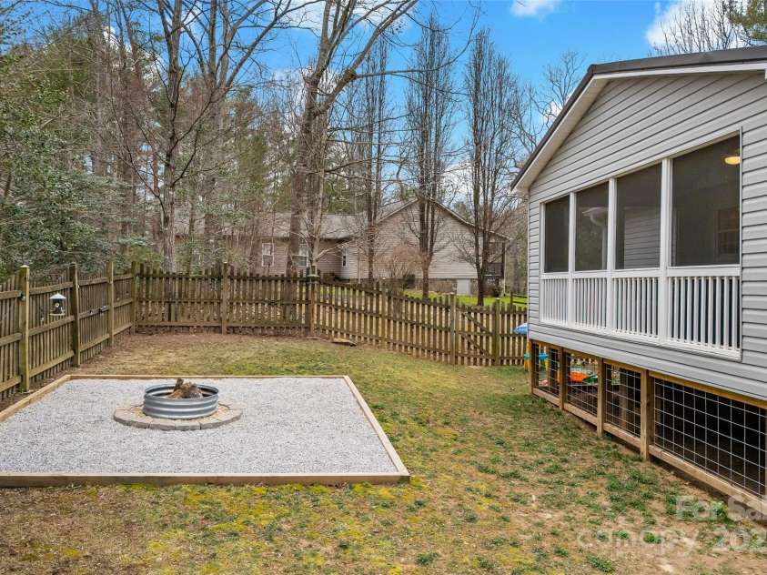 2691 Laurel Pointe Drive, Morganton, NC 28761.  MLS# CAR4232025, YatesRealty ID 3176. 