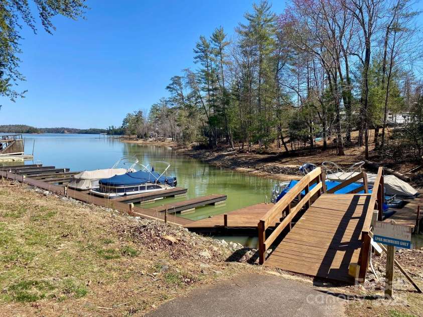 2691 Laurel Pointe Drive, Morganton, NC 28761.  MLS# CAR4232025, YatesRealty ID 3176. Community Slip