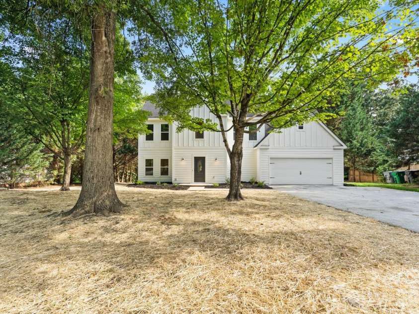 2033 Colony Hill Drive, Charlotte, NC 28214.  MLS# CAR4393068, YatesRealty ID 31760. 
