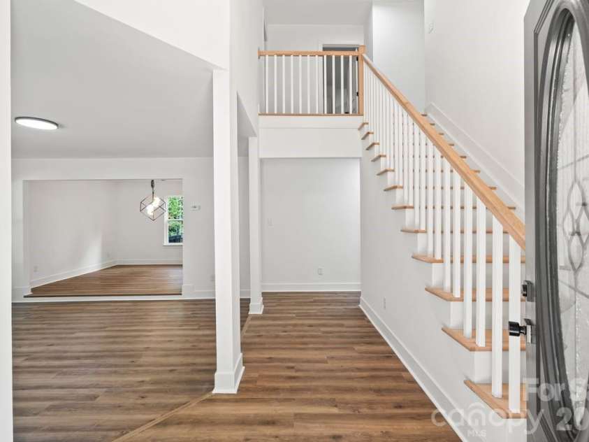 2033 Colony Hill Drive, Charlotte, NC 28214.  MLS# CAR4393068, YatesRealty ID 31760. 