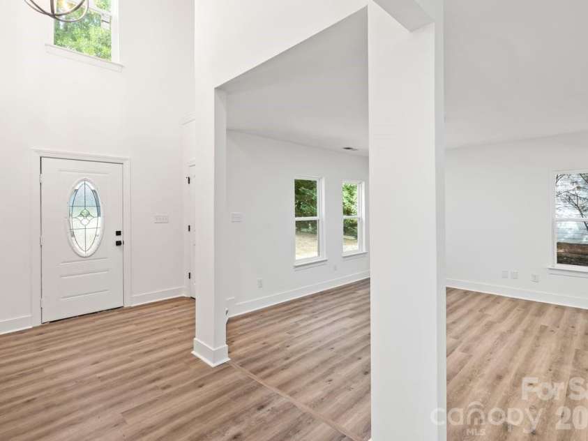 2033 Colony Hill Drive, Charlotte, NC 28214.  MLS# CAR4393068, YatesRealty ID 31760. 