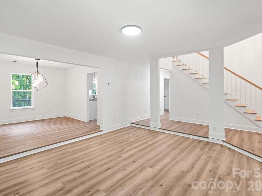 2033 Colony Hill Drive, Charlotte, NC 28214.  MLS# CAR4393068, YatesRealty ID 31760. 