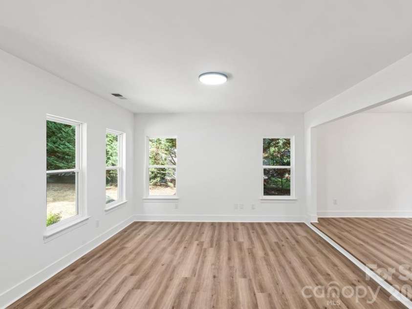 2033 Colony Hill Drive, Charlotte, NC 28214.  MLS# CAR4393068, YatesRealty ID 31760. 