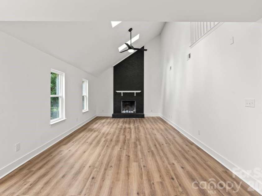 2033 Colony Hill Drive, Charlotte, NC 28214.  MLS# CAR4393068, YatesRealty ID 31760. 