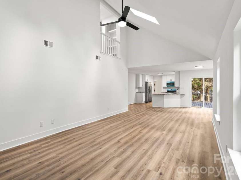 2033 Colony Hill Drive, Charlotte, NC 28214.  MLS# CAR4393068, YatesRealty ID 31760. 