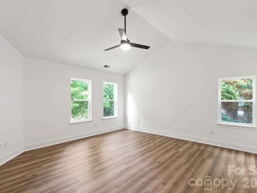 2033 Colony Hill Drive, Charlotte, NC 28214.  MLS# CAR4393068, YatesRealty ID 31760. 