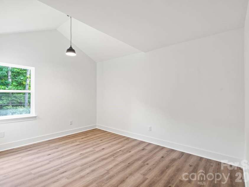 2033 Colony Hill Drive, Charlotte, NC 28214.  MLS# CAR4393068, YatesRealty ID 31760. 