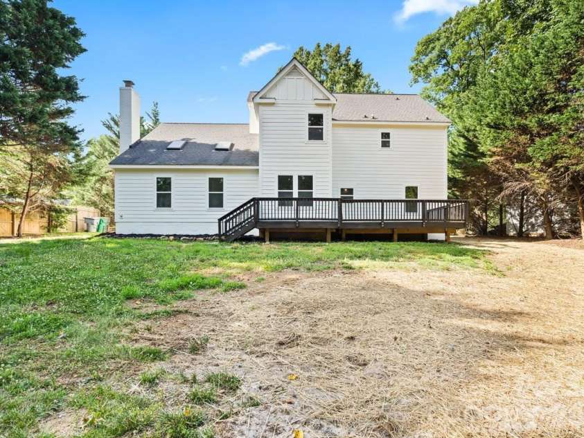 2033 Colony Hill Drive, Charlotte, NC 28214.  MLS# CAR4393068, YatesRealty ID 31760. 