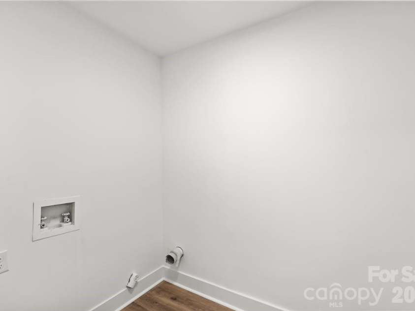 2033 Colony Hill Drive, Charlotte, NC 28214.  MLS# CAR4393068, YatesRealty ID 31760. 