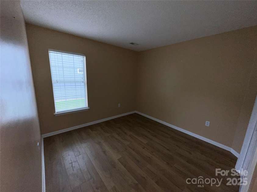 5416 Hedgecrest Place, Charlotte, NC 28269.  MLS# CAR4287168, YatesRealty ID 31760. Bedroom #3 with double door closet
