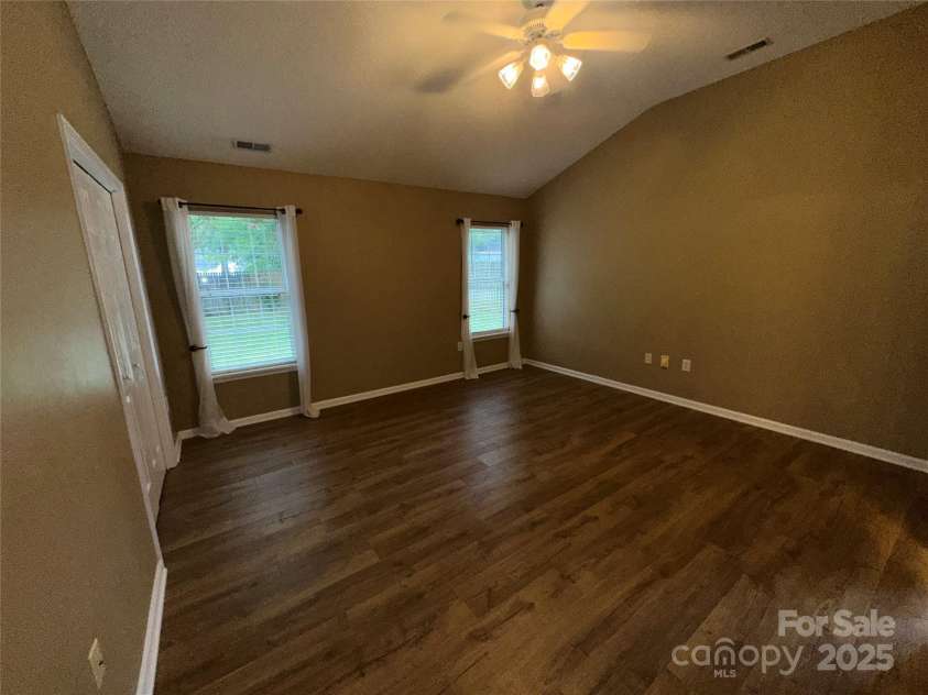 5416 Hedgecrest Place, Charlotte, NC 28269.  MLS# CAR4287168, YatesRealty ID 31760. Enter Master Bedroom