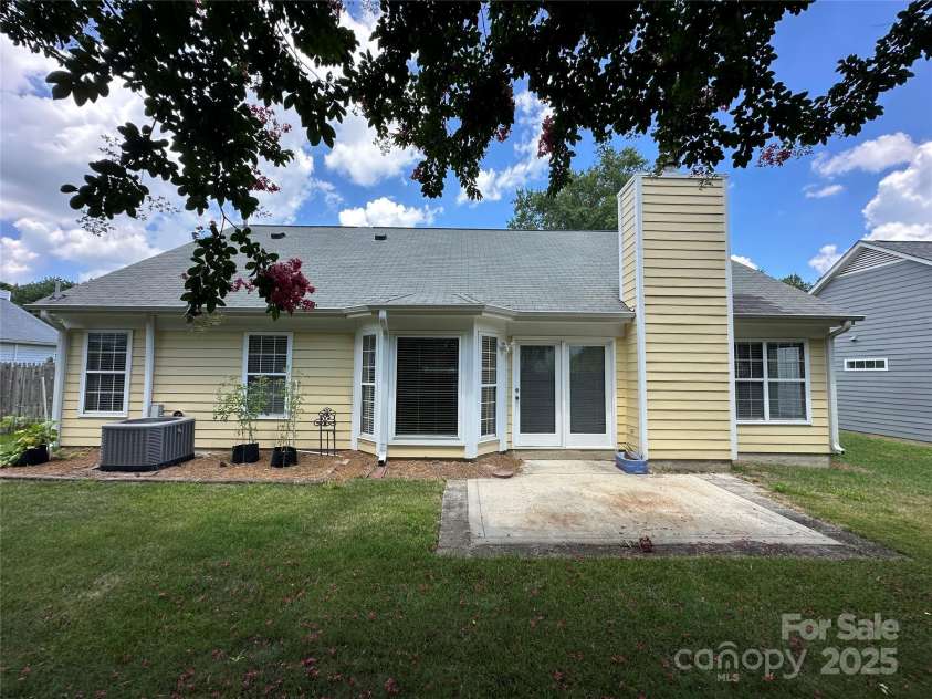 5416 Hedgecrest Place, Charlotte, NC 28269.  MLS# CAR4287168, YatesRealty ID 31760. Exterior view