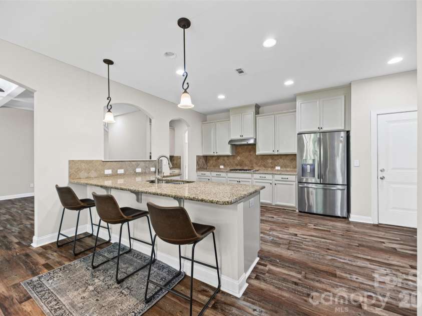 324 Kerrydale Court, Clover, SC 29710.  MLS# CAR4364709, YatesRealty ID 31761. Kitchen bar