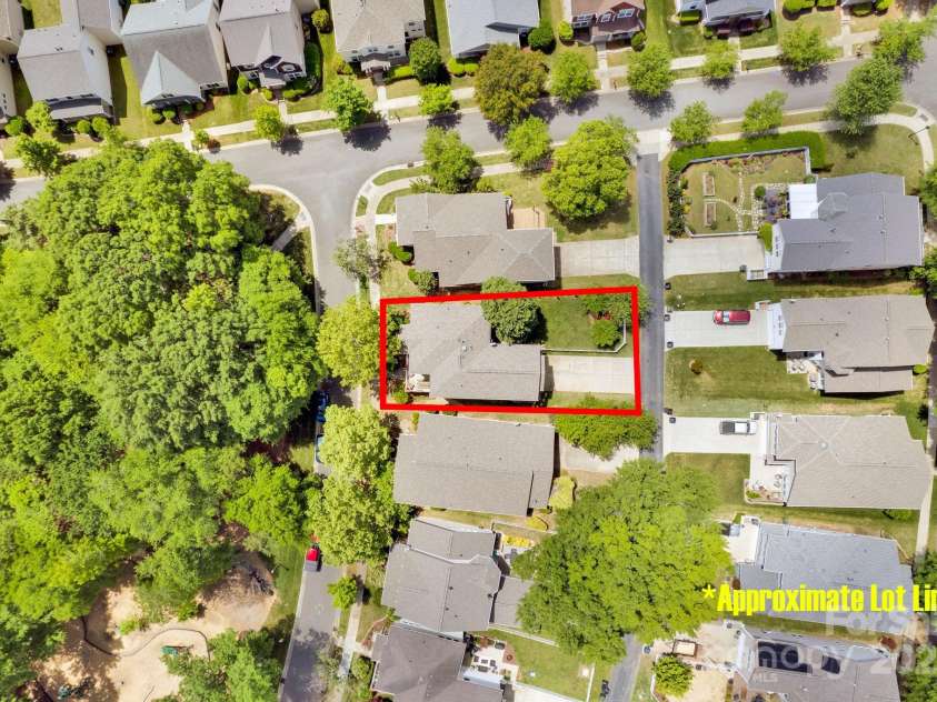 14940 Carbert Lane, Huntersville, NC 28078.  MLS# CAR4256086, YatesRealty ID 31763. 