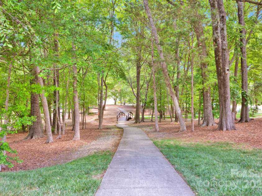 14940 Carbert Lane, Huntersville, NC 28078.  MLS# CAR4256086, YatesRealty ID 31763. Community Trail