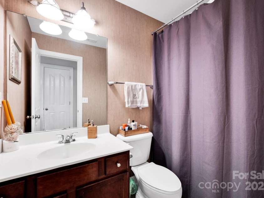 14940 Carbert Lane, Huntersville, NC 28078.  MLS# CAR4256086, YatesRealty ID 31763. Secondary Bathroom