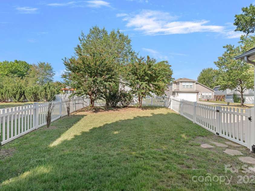 14940 Carbert Lane, Huntersville, NC 28078.  MLS# CAR4306108, YatesRealty ID 31763. Another view of the backyard!