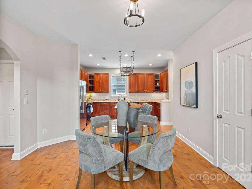 14940 Carbert Lane, Huntersville, NC 28078.  MLS# CAR4306108, YatesRealty ID 31763.  Great breakfast area off of the kitchen!