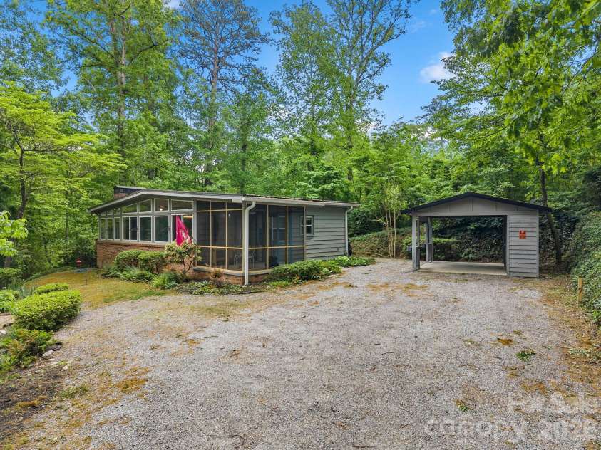 41 Red Bird Road, Tryon, NC 28782.  MLS# CAR4394801, YatesRealty ID 31763. 