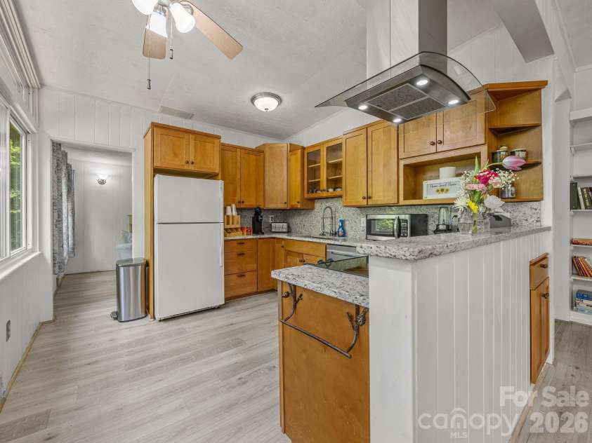 41 Red Bird Road, Tryon, NC 28782.  MLS# CAR4394801, YatesRealty ID 31763. 