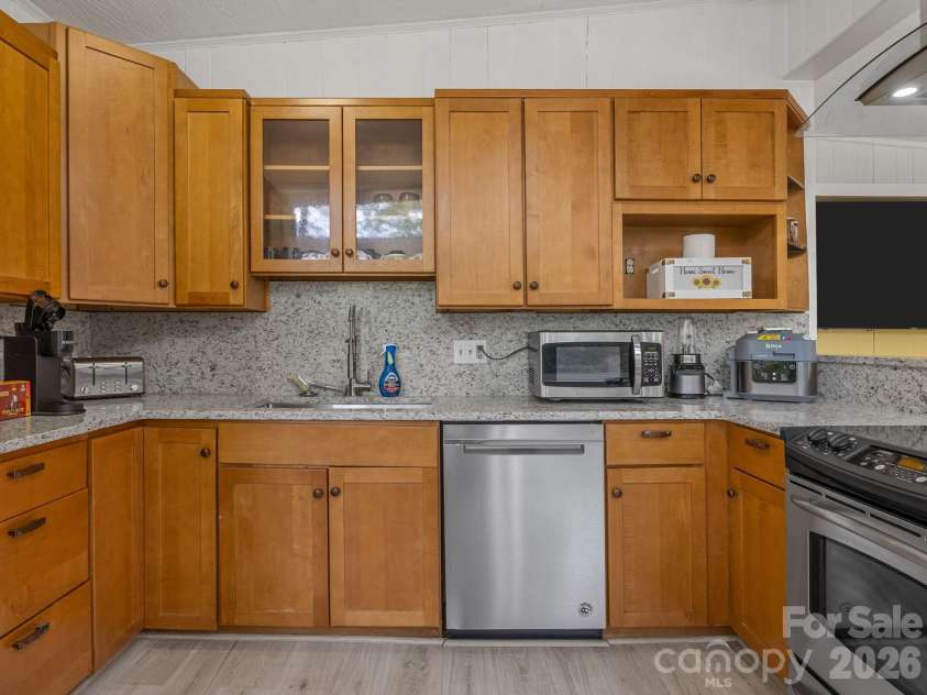 41 Red Bird Road, Tryon, NC 28782.  MLS# CAR4394801, YatesRealty ID 31763. 