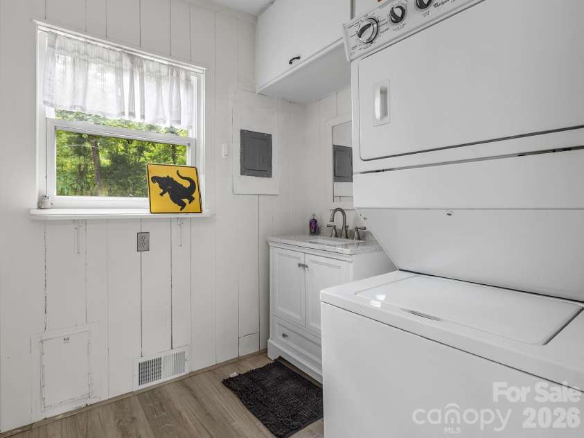 41 Red Bird Road, Tryon, NC 28782.  MLS# CAR4394801, YatesRealty ID 31763. 