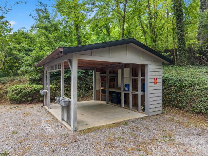 41 Red Bird Road, Tryon, NC 28782.  MLS# CAR4394801, YatesRealty ID 31763. 