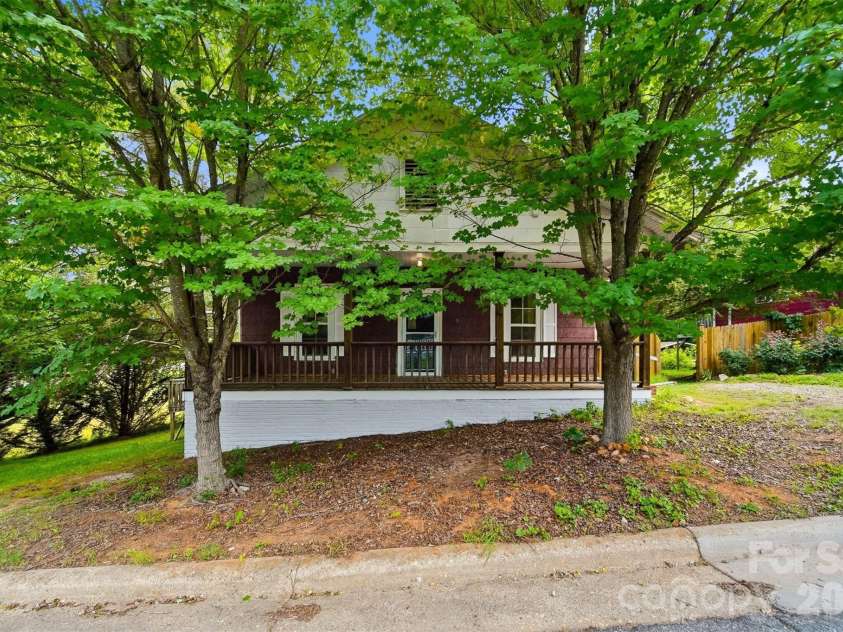 25 Central Avenue, Granite Falls, NC 28630.  MLS# CAR4394659, YatesRealty ID 31764. 