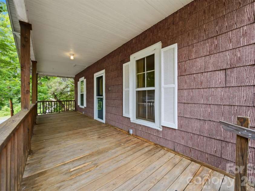 25 Central Avenue, Granite Falls, NC 28630.  MLS# CAR4394659, YatesRealty ID 31764. 