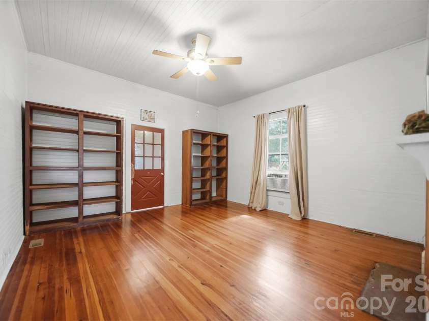 25 Central Avenue, Granite Falls, NC 28630.  MLS# CAR4394659, YatesRealty ID 31764. 