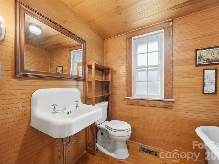 25 Central Avenue, Granite Falls, NC 28630.  MLS# CAR4394659, YatesRealty ID 31764. 