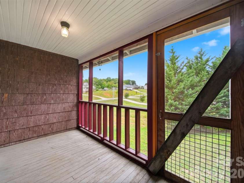25 Central Avenue, Granite Falls, NC 28630.  MLS# CAR4394659, YatesRealty ID 31764. 
