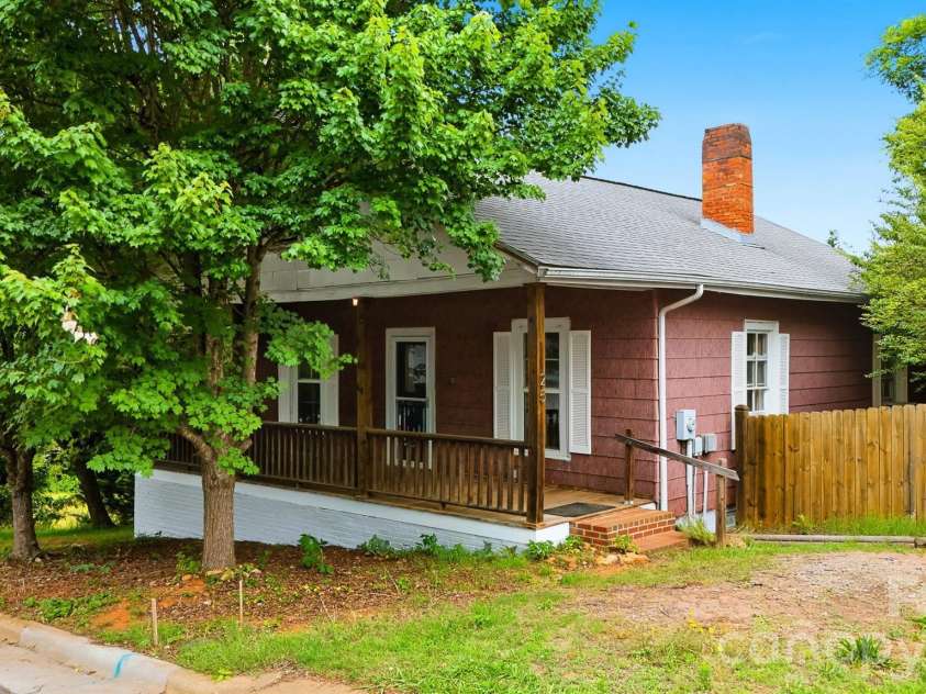 25 Central Avenue, Granite Falls, NC 28630.  MLS# CAR4394659, YatesRealty ID 31764. 