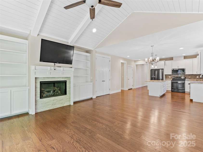 29 Farm Pond Lane, Candler, NC 28715.  MLS# CAR4258742, YatesRealty ID 31766. Beautiful cathedral ceilings