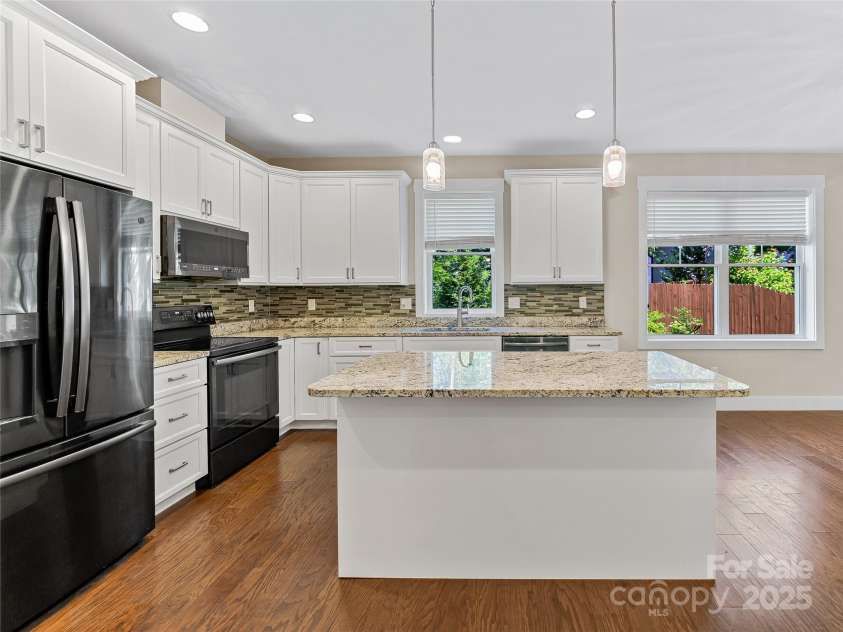 29 Farm Pond Lane, Candler, NC 28715.  MLS# CAR4258742, YatesRealty ID 31766. Well appointed kitchen