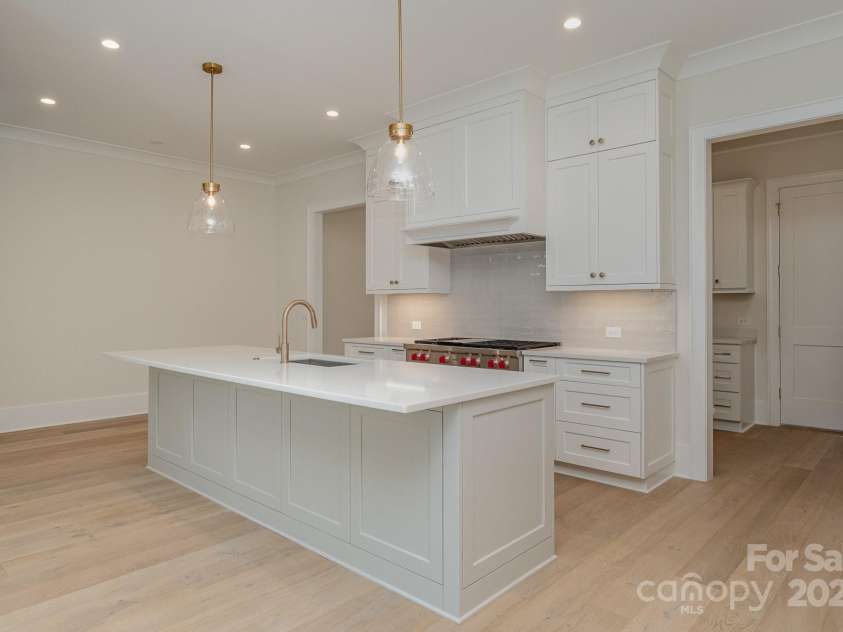 2926 Sharon View Road, Charlotte, NC 28210.  MLS# CAR4244467, YatesRealty ID 31767. Kitchen