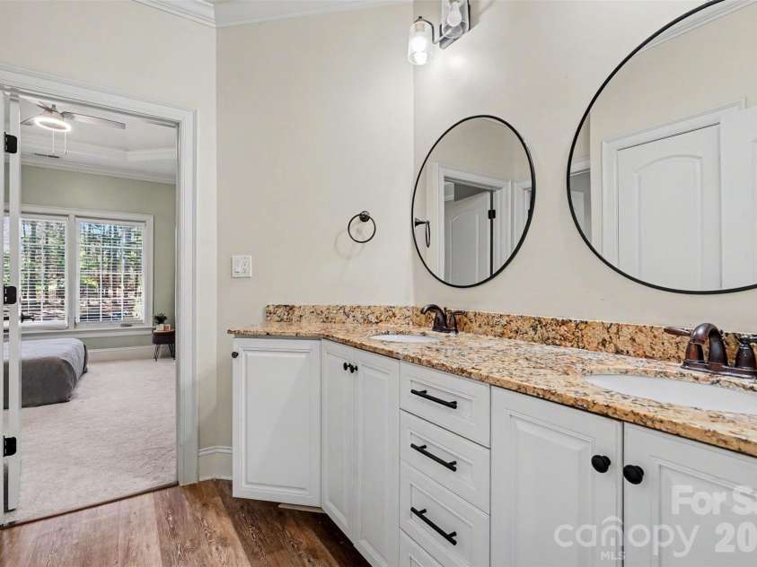 5129 Watermead Lane, Belmont, NC 28012.  MLS# CAR4384748, YatesRealty ID 31767. Full Bathroom