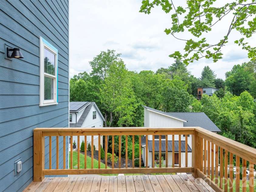 6 Berry Crest Lane, Arden, NC 28704.  MLS# CAR4391347, YatesRealty ID 31768. Grill here!