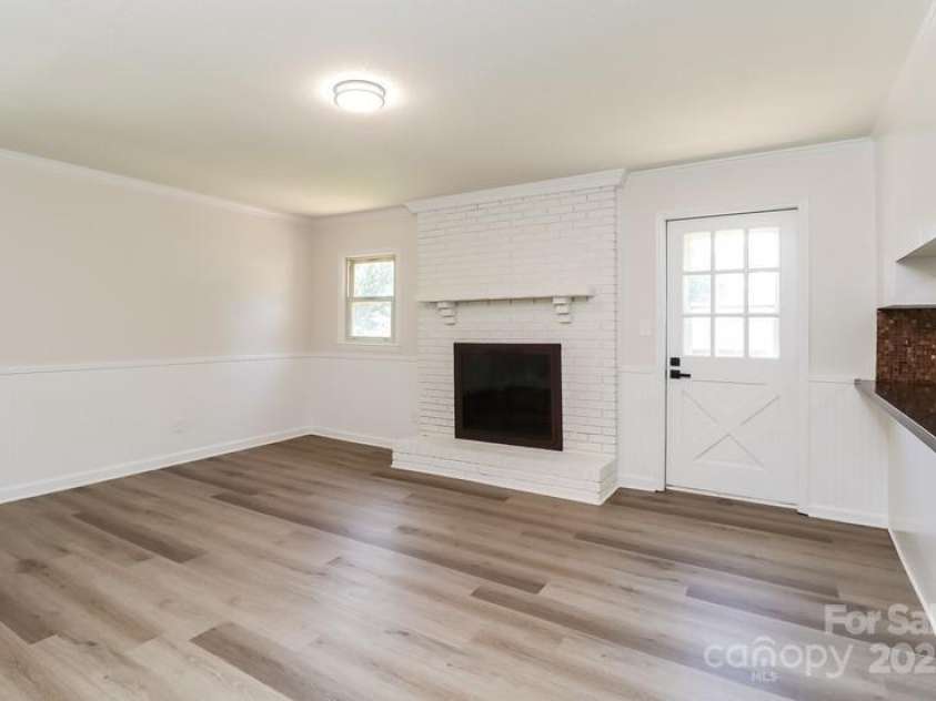 2366 Old Field Road, Gastonia, NC 28056.  MLS# CAR4284046, YatesRealty ID 31769. 
