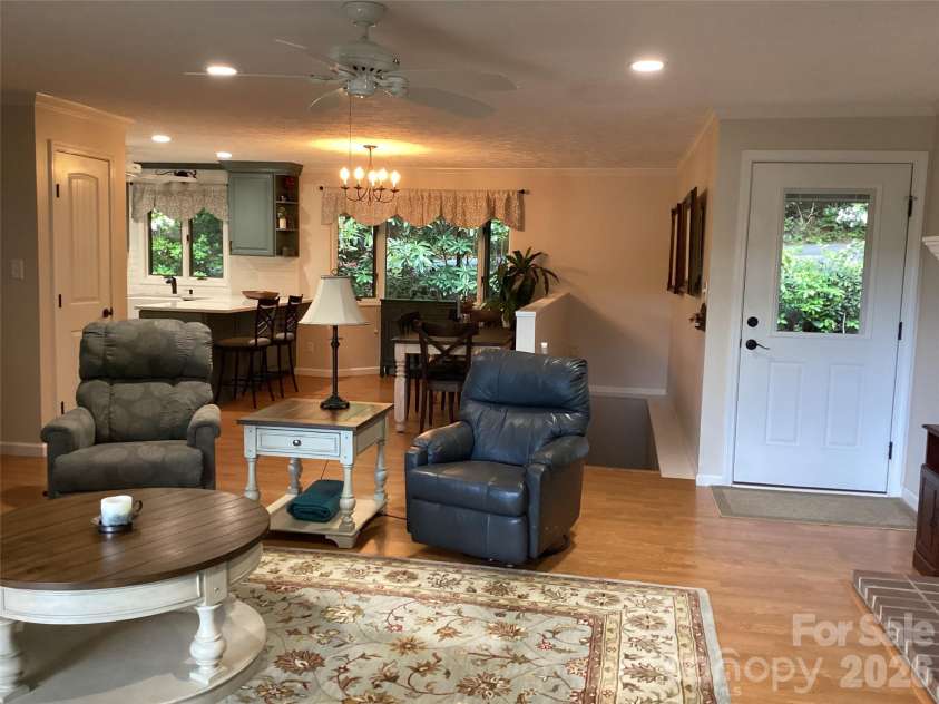 31 Rhododendron Road, Black Mountain, NC 28711.  MLS# CAR4354874, YatesRealty ID 3177. 