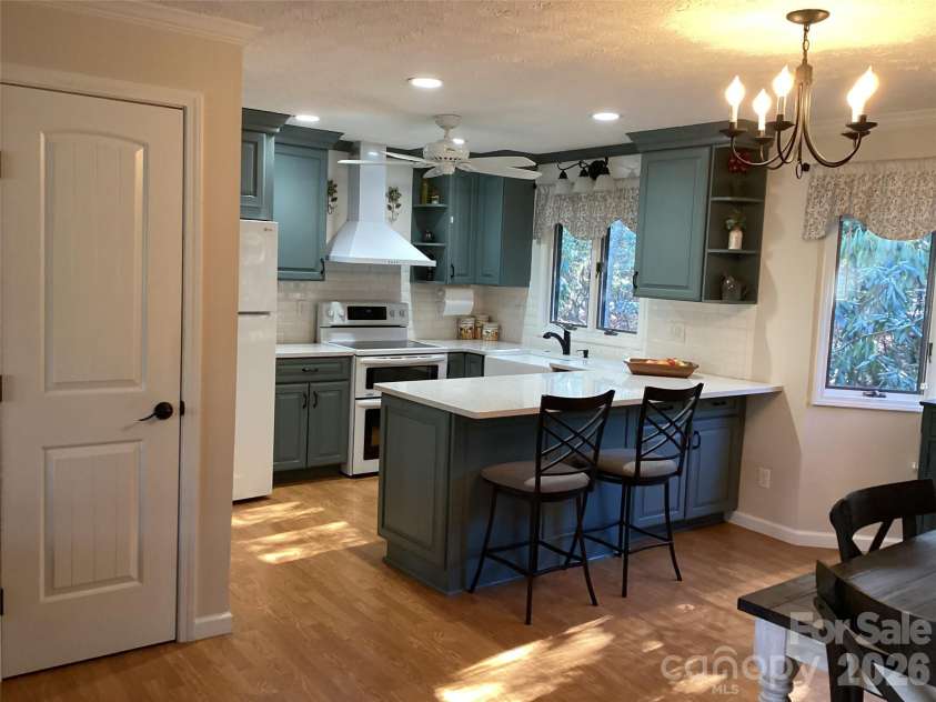 31 Rhododendron Road, Black Mountain, NC 28711.  MLS# CAR4354874, YatesRealty ID 3177. 
