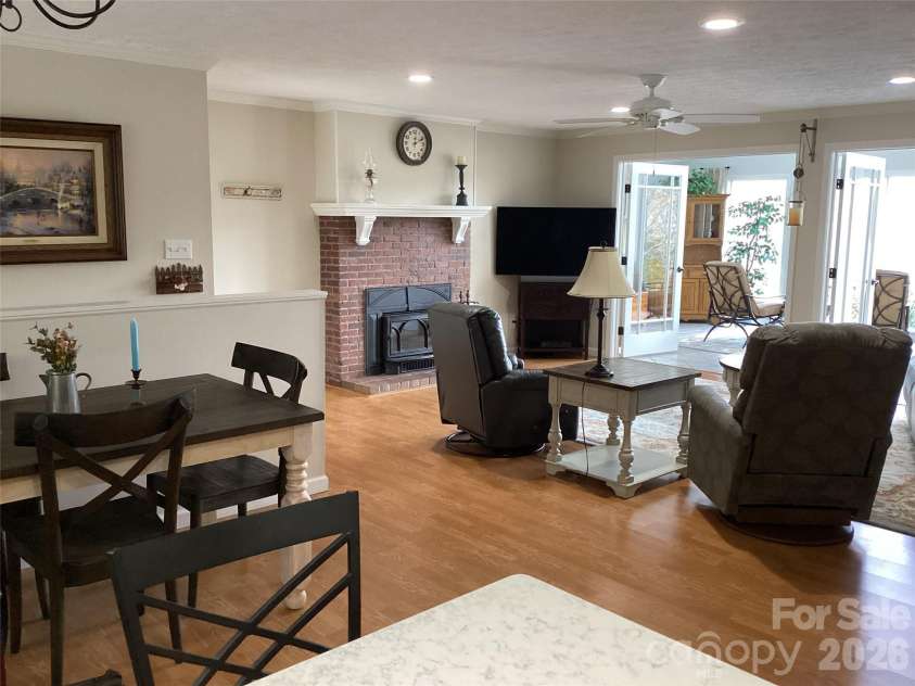 31 Rhododendron Road, Black Mountain, NC 28711.  MLS# CAR4354874, YatesRealty ID 3177. 