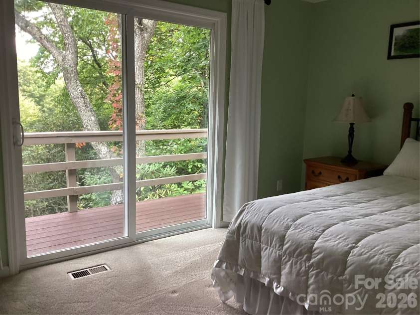 31 Rhododendron Road, Black Mountain, NC 28711.  MLS# CAR4354874, YatesRealty ID 3177. 