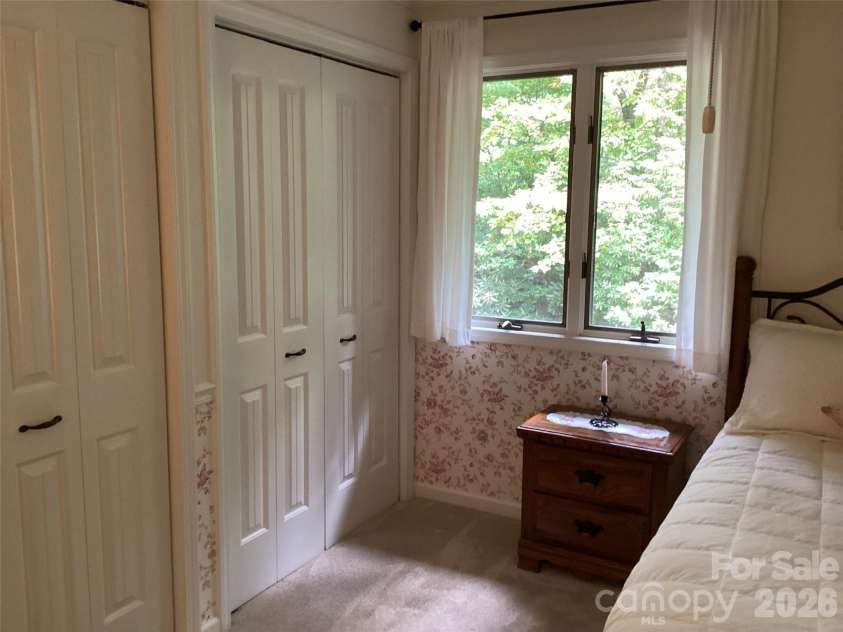 31 Rhododendron Road, Black Mountain, NC 28711.  MLS# CAR4354874, YatesRealty ID 3177. 
