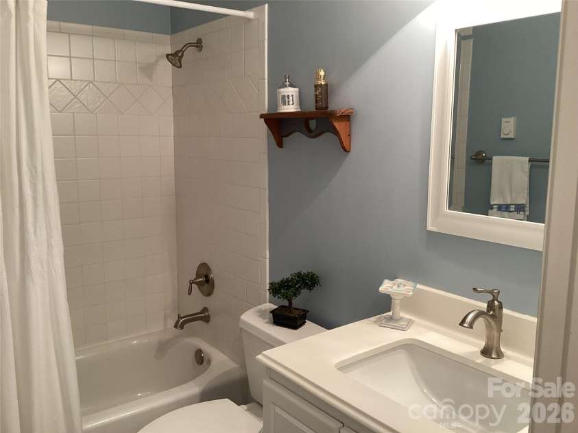 31 Rhododendron Road, Black Mountain, NC 28711.  MLS# CAR4354874, YatesRealty ID 3177. 
